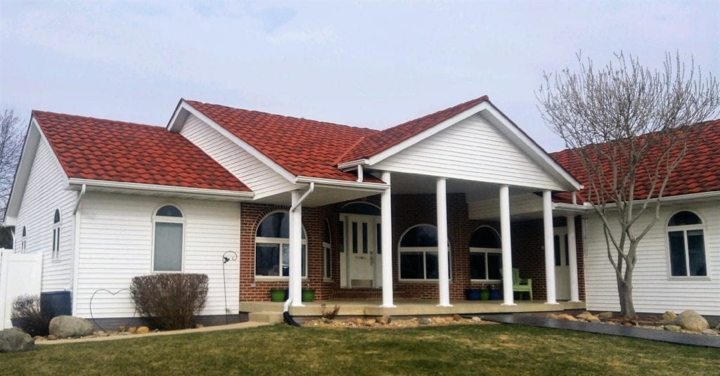 Finished Red Stone Coated Steel Shingle