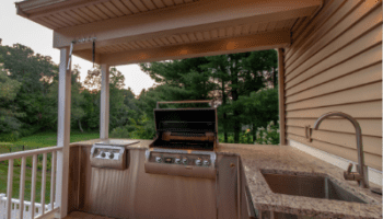 outdoor kitchen